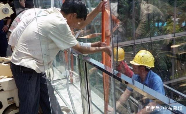 玻璃幕墻安裝的施工順序！