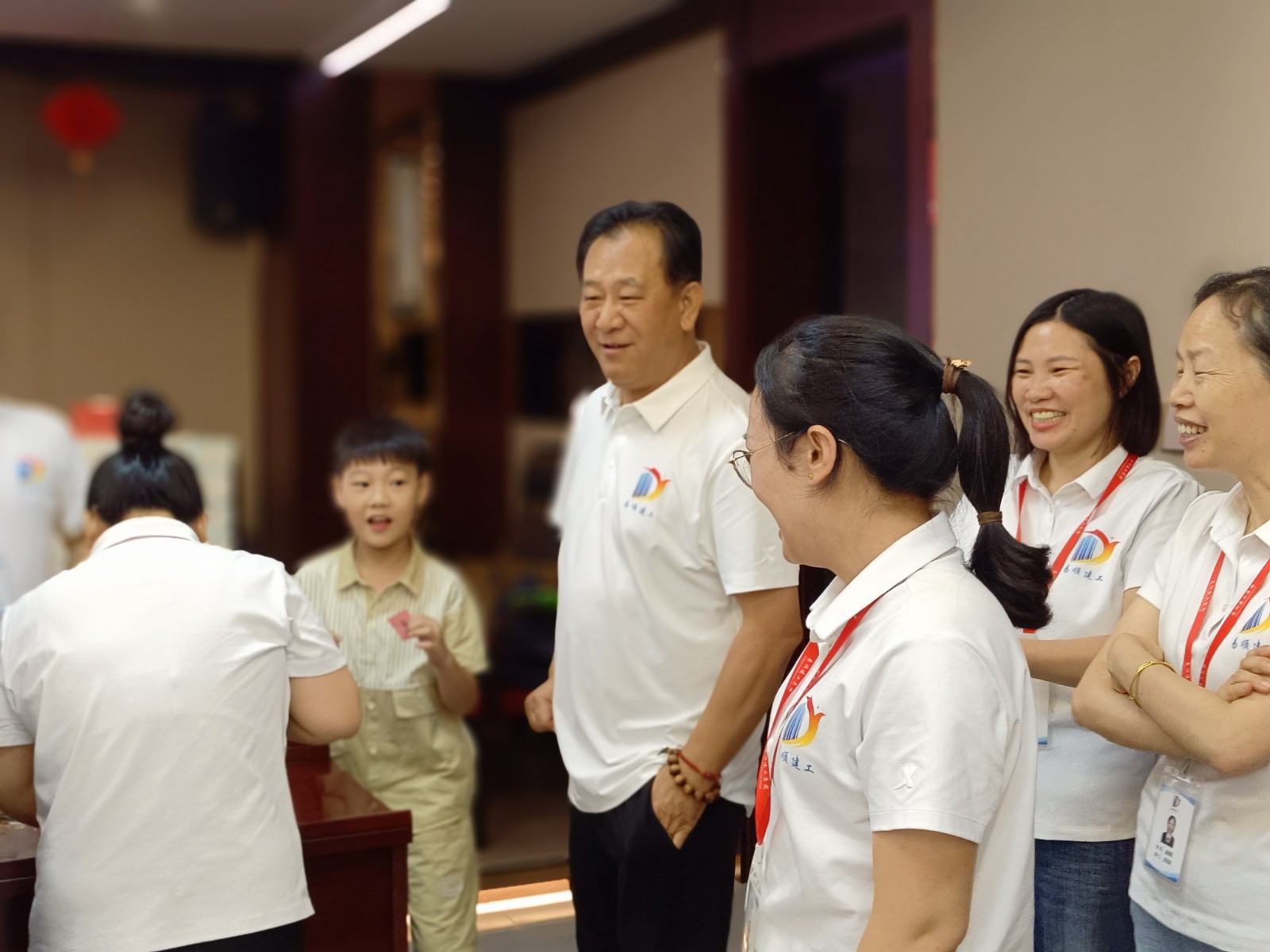 “易聚中秋團圓意，順啟事業新篇章”易順建工集團2024年中秋活動圓滿舉行